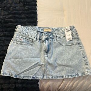Hollister mini skirt with built in shorts size 4